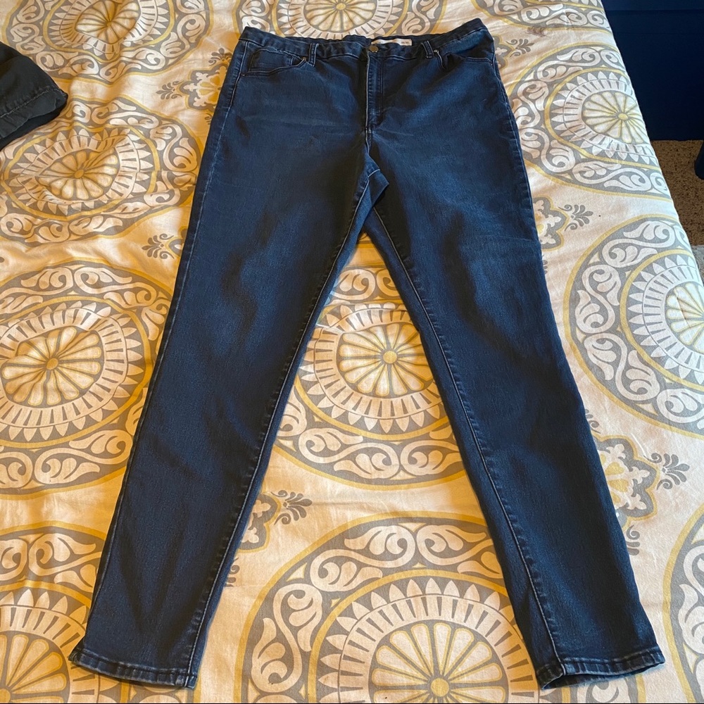 Dark wash skinny jeans